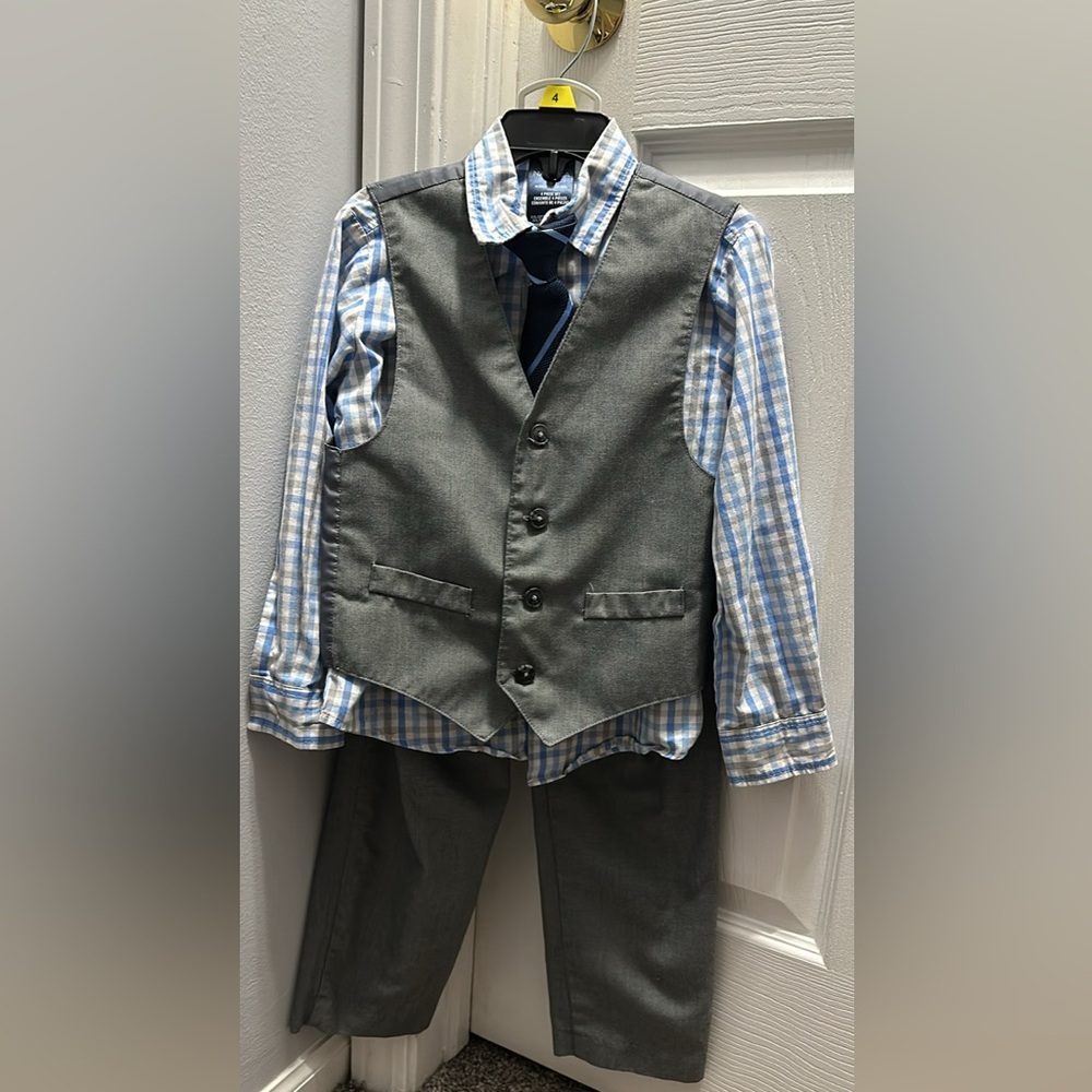 Size 5 boys formal suit for wedding or Easter